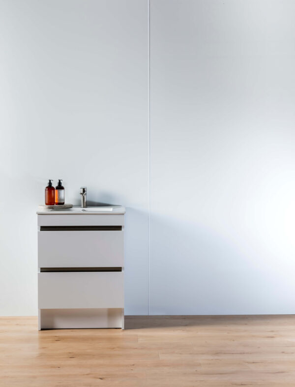 WetWall - White, Silver, Grey & Black